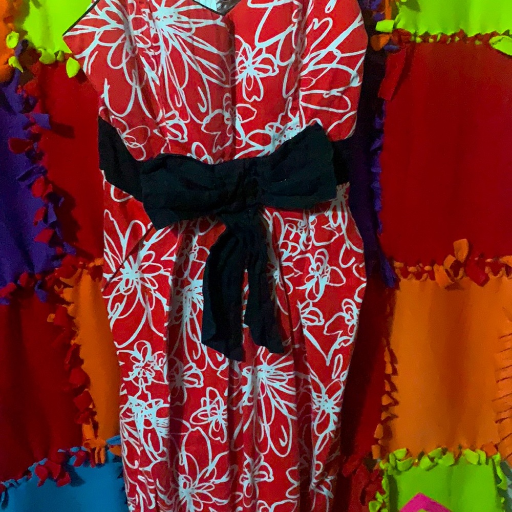 I am selling a Beautiful date night dress